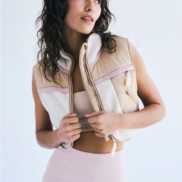FP Movement by Free People Jackets & Blazers - FP Movement by Free People‎ Hit the Slopes Cropped Zip Up Vest Pink Tan Ivory L